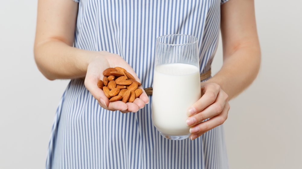 Uống sữa hạt bổ dưỡng tốt cho sức khoẻ