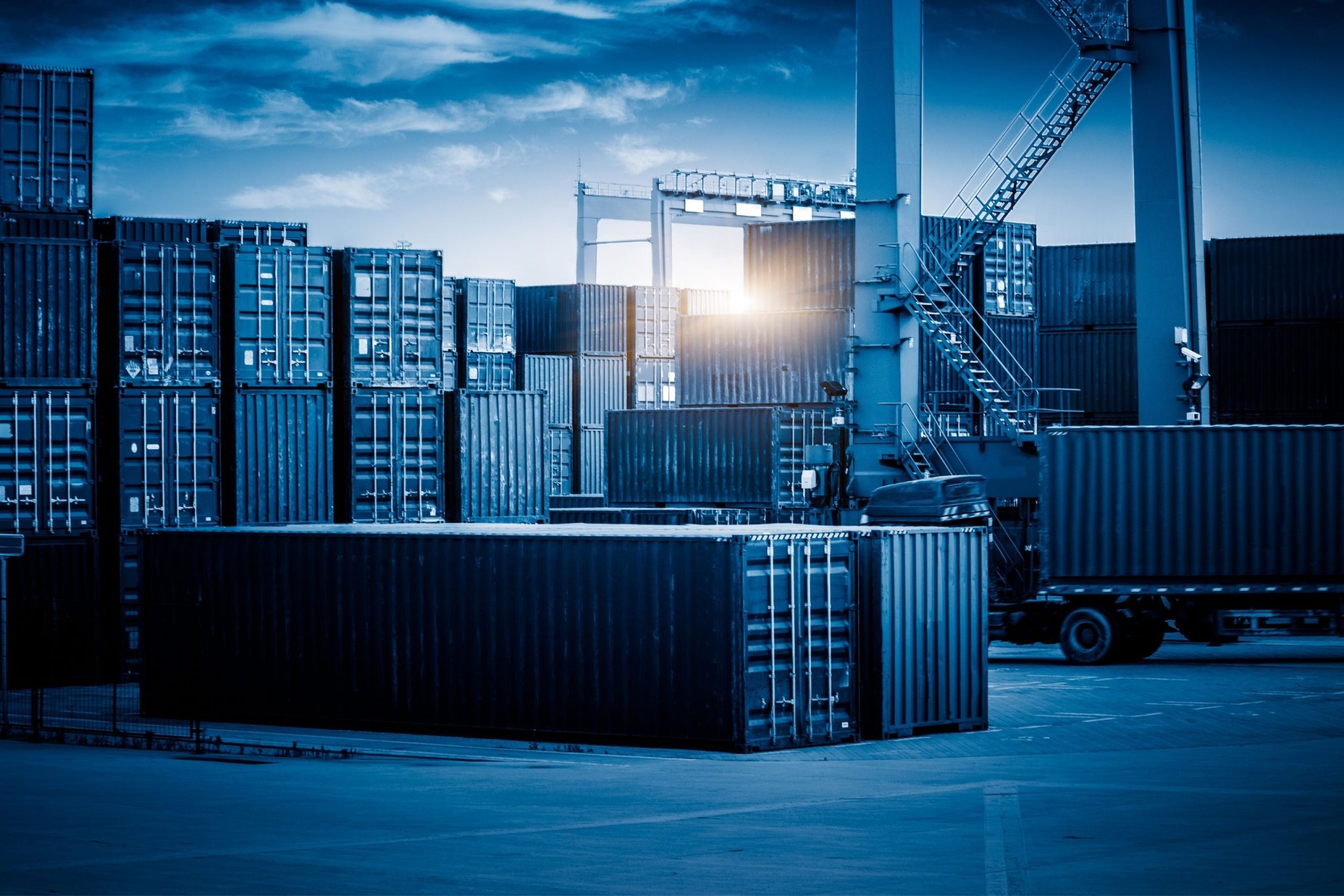 CY (Container Yard) và CFS (Container Freight Station) khác nhau như ...