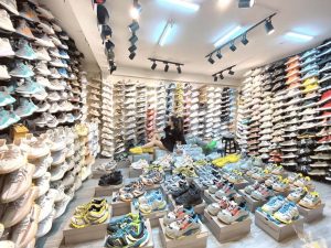DỊCH VỤ VẬN CHUYỂN GIÀY DÉP TỪ CẢNG HỒ CHÍ MINH SANG CẢNG OSAKA