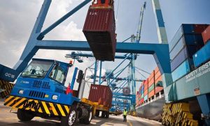 Quy Trình Một Container Xuất Khẩu Đi Mỹ Trải Qua Những Bước Nào?